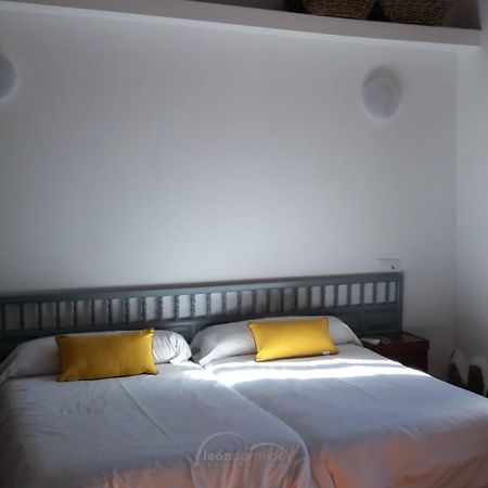 פולופ Leon Dormido Rooms & Apartments מראה חיצוני תמונה