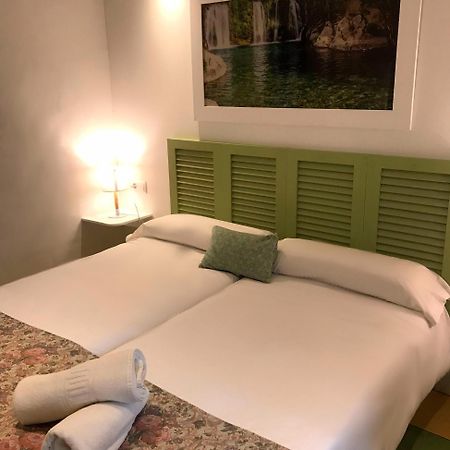 פולופ Leon Dormido Rooms & Apartments מראה חיצוני תמונה