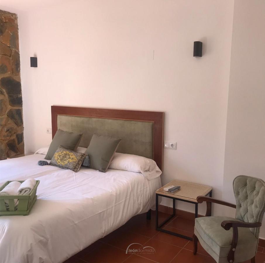 פולופ Leon Dormido Rooms & Apartments מראה חיצוני תמונה