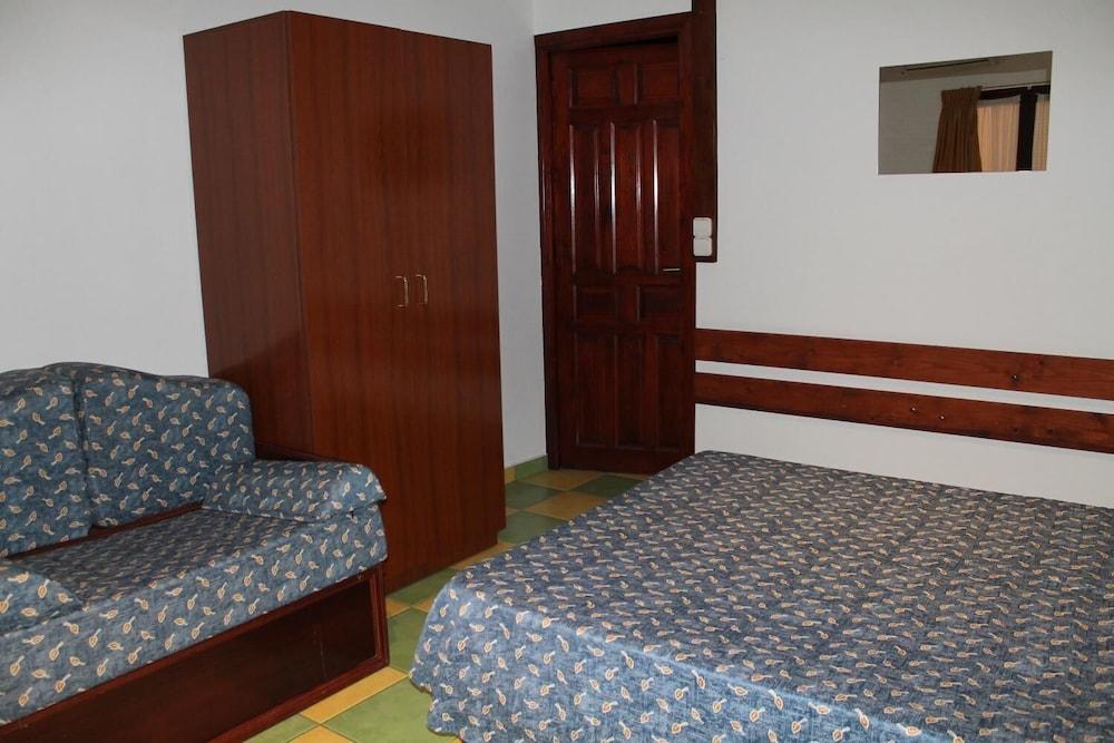 פולופ Leon Dormido Rooms & Apartments מראה חיצוני תמונה