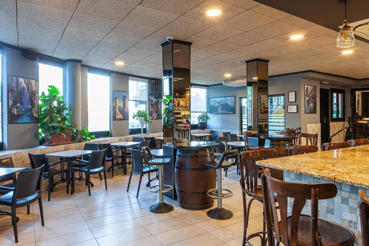 פולופ Leon Dormido Rooms & Apartments מראה חיצוני תמונה
