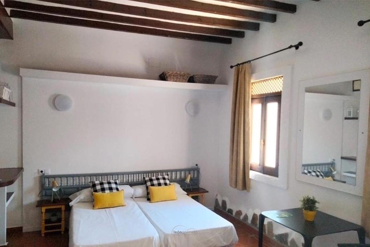 פולופ Leon Dormido Rooms & Apartments מראה חיצוני תמונה