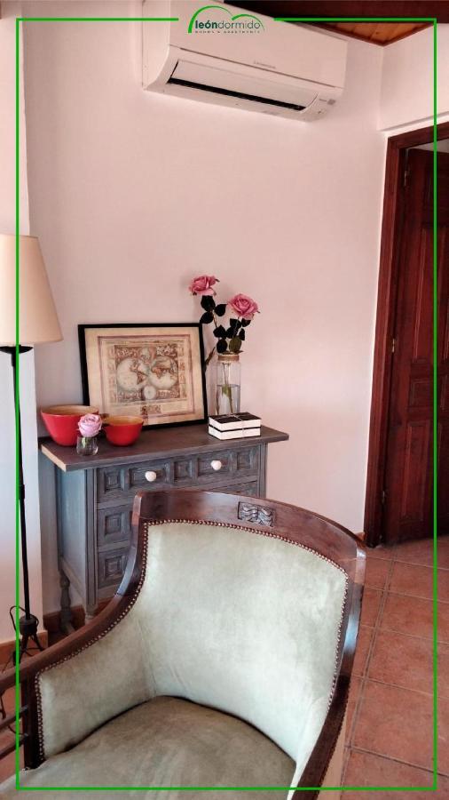 פולופ Leon Dormido Rooms & Apartments מראה חיצוני תמונה