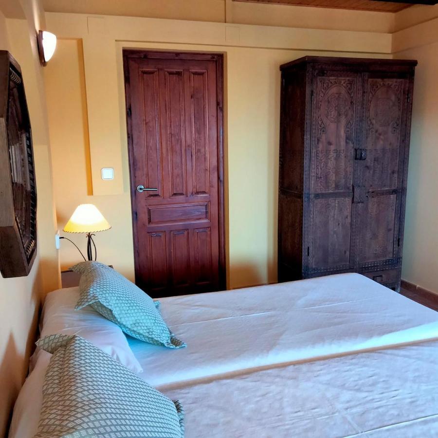 פולופ Leon Dormido Rooms & Apartments מראה חיצוני תמונה