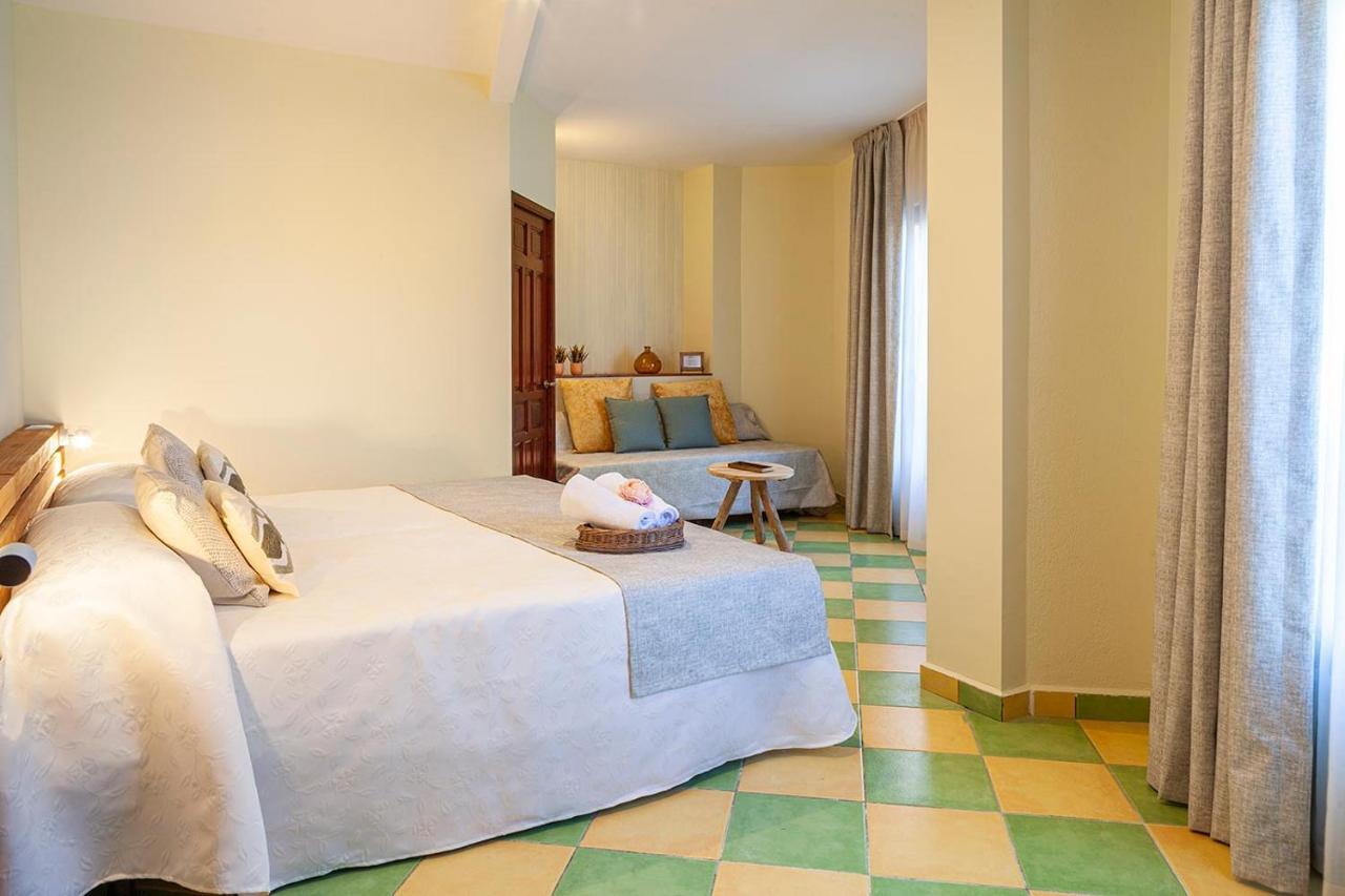 פולופ Leon Dormido Rooms & Apartments מראה חיצוני תמונה