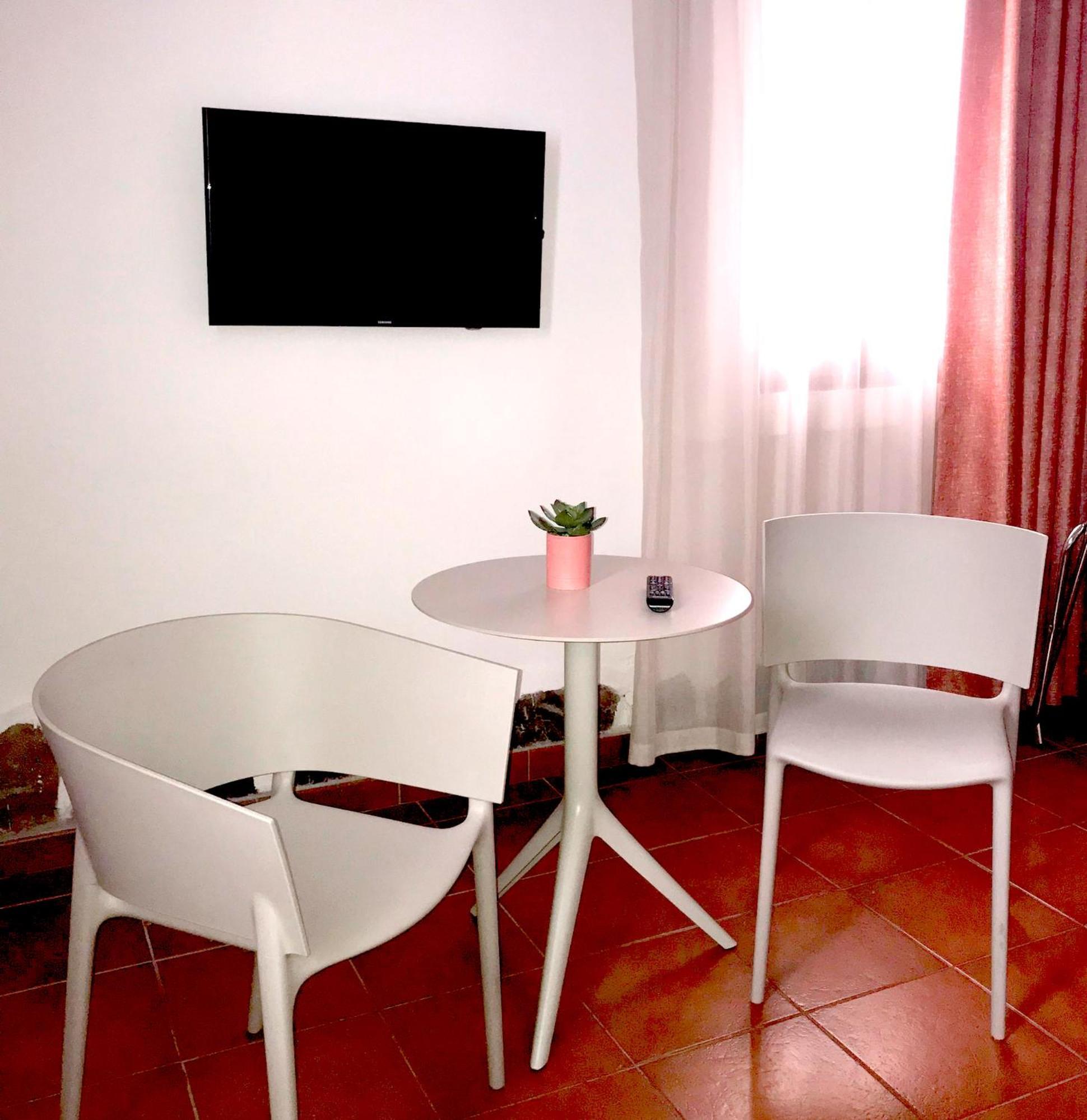 פולופ Leon Dormido Rooms & Apartments מראה חיצוני תמונה